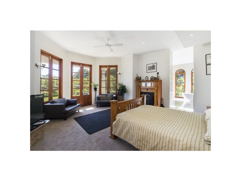 2 Ginger Rogers Road, Maudsland QLD 4210