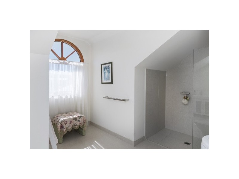 2 Ginger Rogers Road, Maudsland QLD 4210