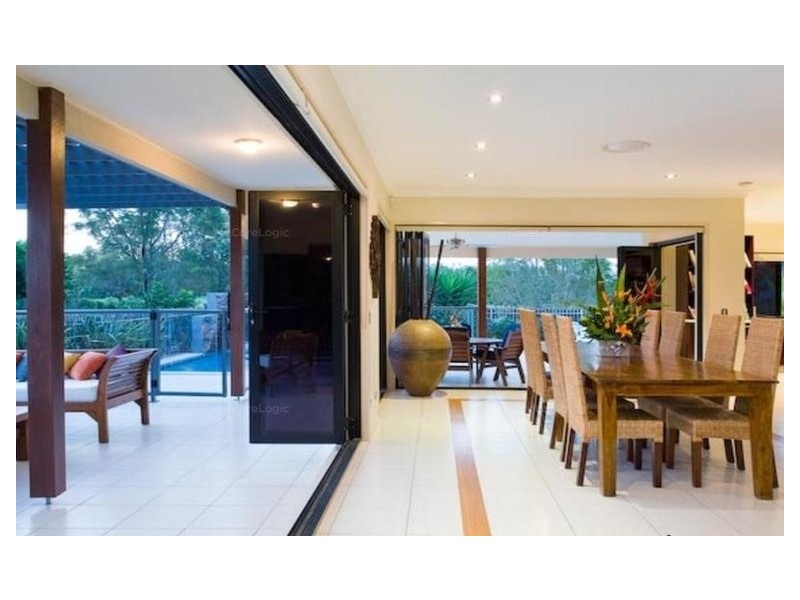 42 Lakelands Drive, Merrimac QLD 4226