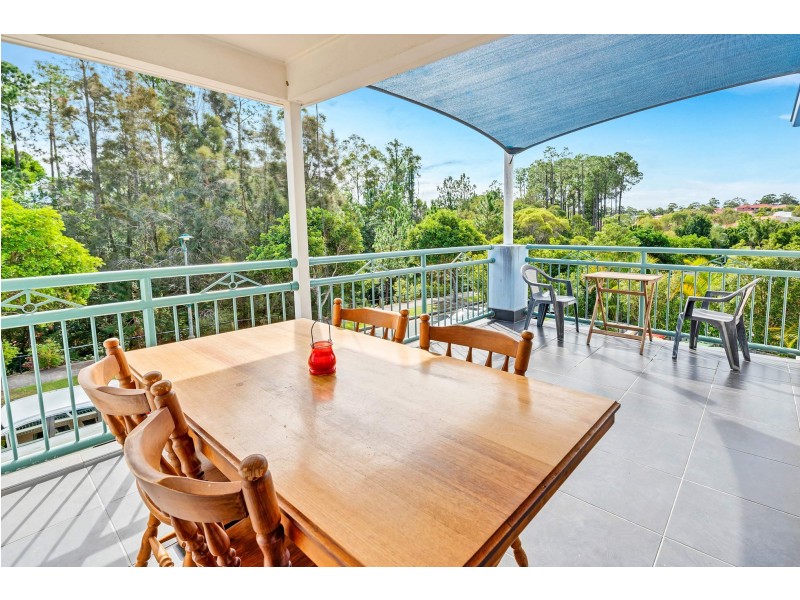 1/4 Ranier Crescent, Varsity Lakes QLD 4227