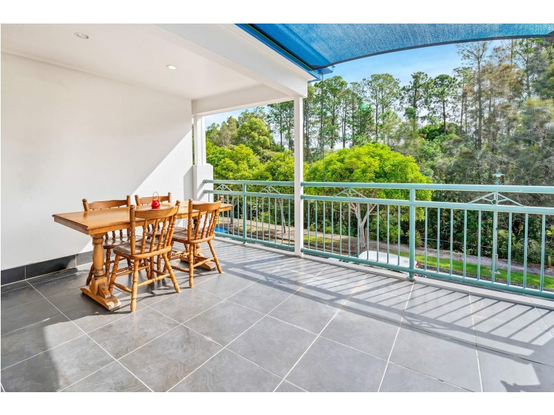 1/4 Ranier Crescent, Varsity Lakes QLD 4227
