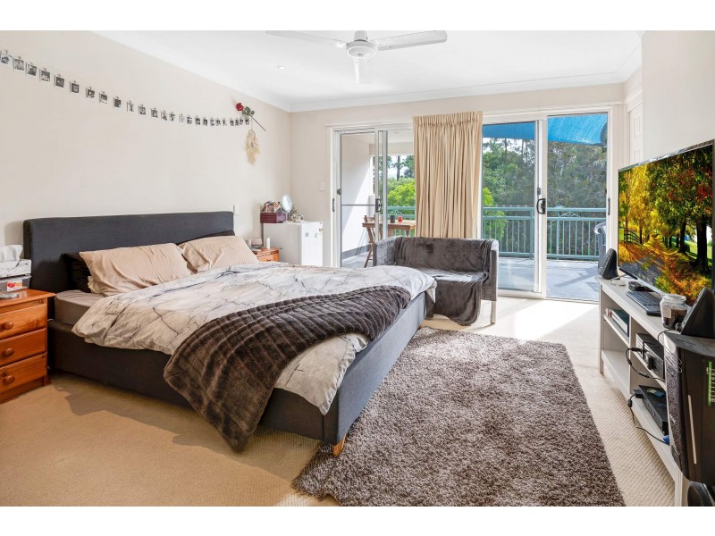 1/4 Ranier Crescent, Varsity Lakes QLD 4227