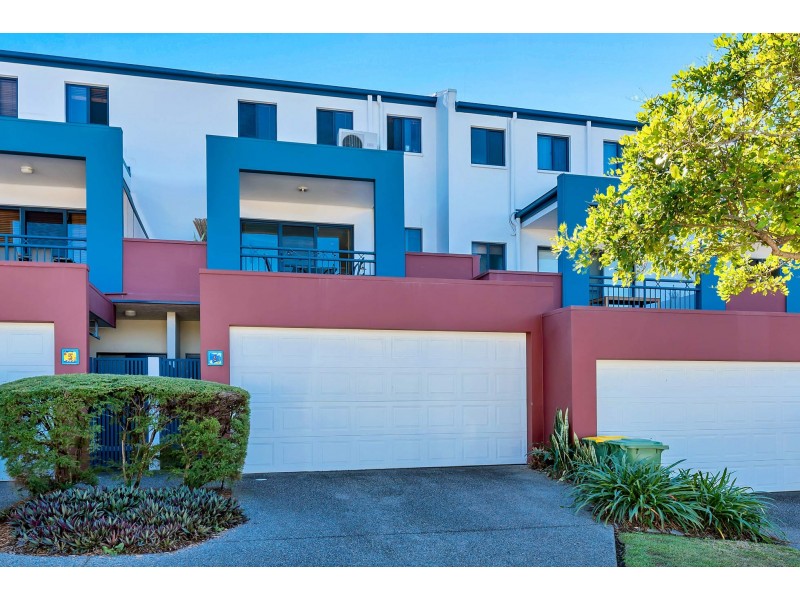 6/23 Peppertree Circuit, Robina QLD 4226