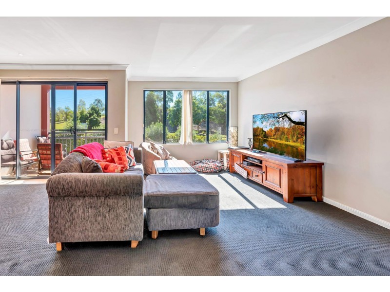 6/23 Peppertree Circuit, Robina QLD 4226