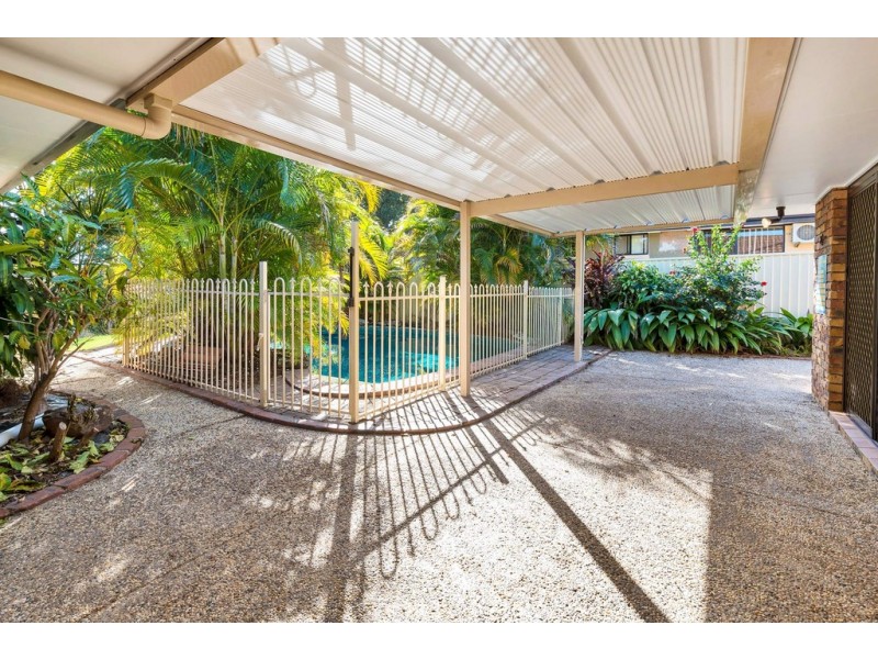 7 Whitehead Drive, Burleigh Waters QLD 4220