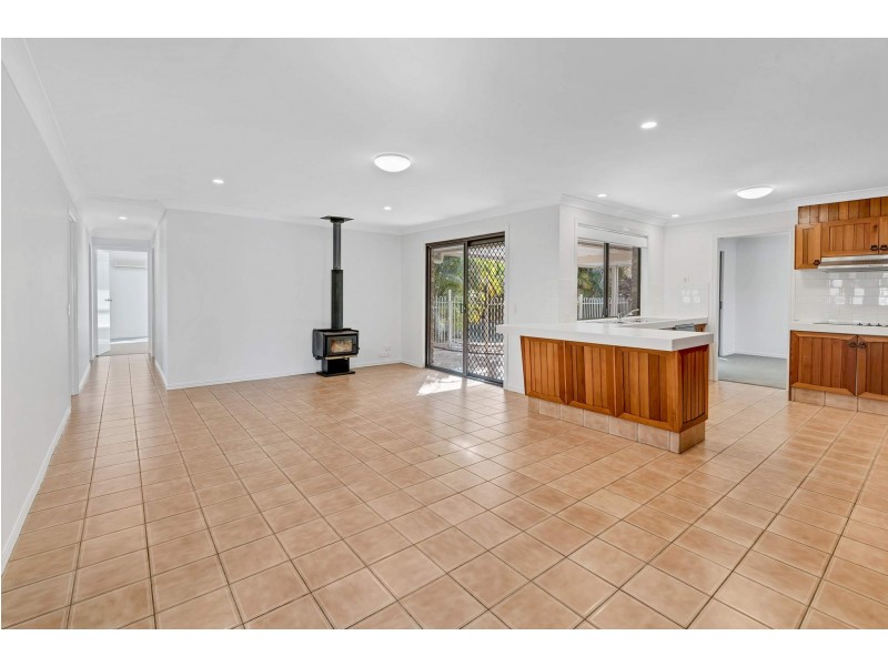 7 Whitehead Drive, Burleigh Waters QLD 4220