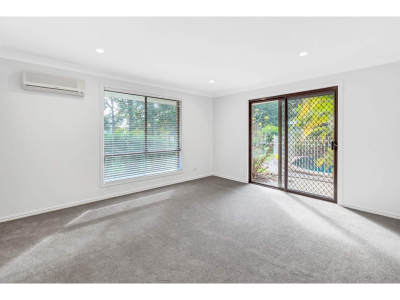 7 Whitehead Drive, Burleigh Waters QLD 4220