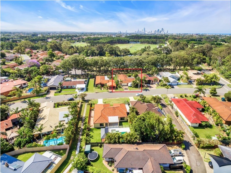 7 Whitehead Drive, Burleigh Waters QLD 4220