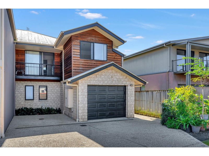 1/2 Marciana Crescent, Varsity Lakes QLD 4227