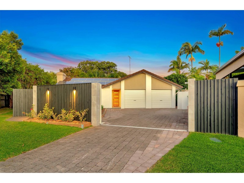 9 Wagin Court, Mermaid Waters QLD 4218