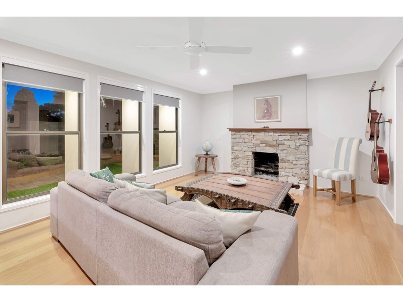 9 Wagin Court, Mermaid Waters QLD 4218