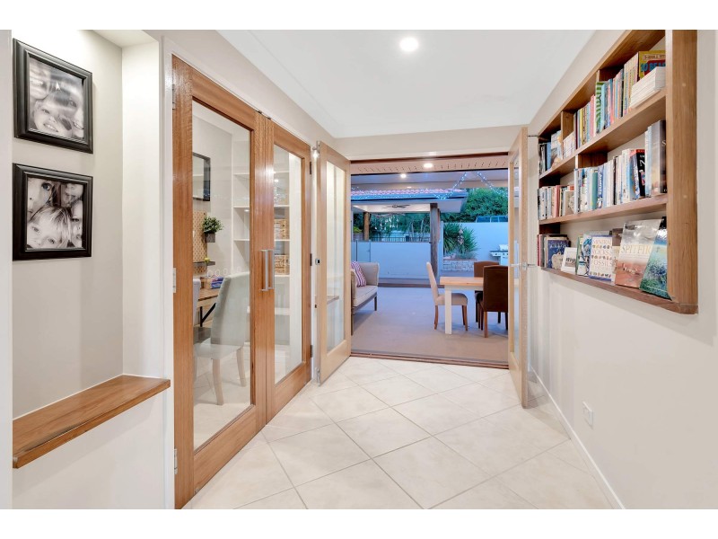 9 Wagin Court, Mermaid Waters QLD 4218