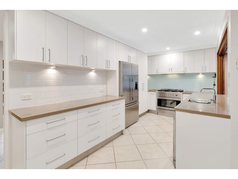 9 Wagin Court, Mermaid Waters QLD 4218