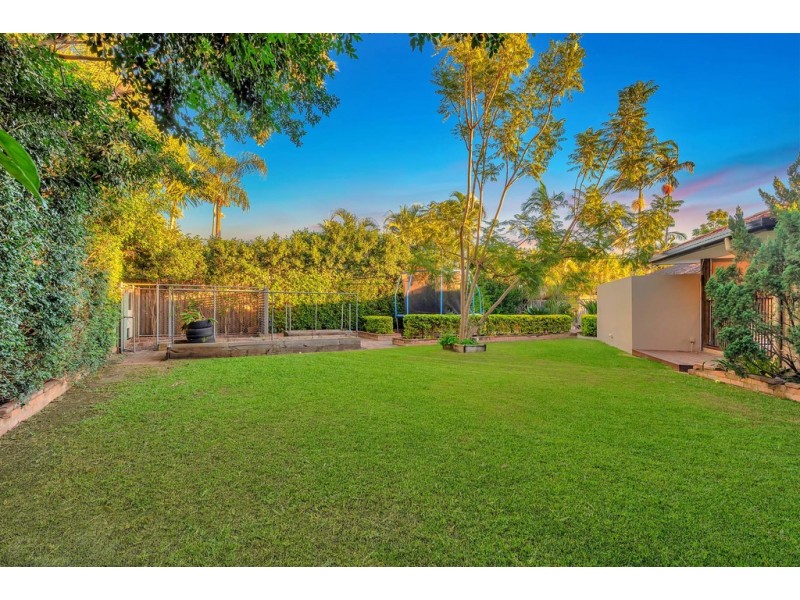 9 Wagin Court, Mermaid Waters QLD 4218