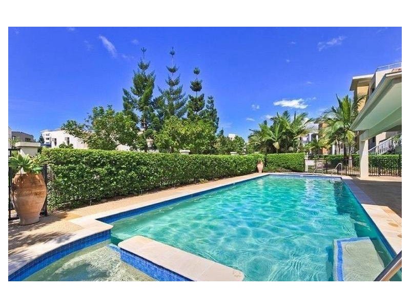 18/1 Riverwalk Avenue, Robina QLD 4226