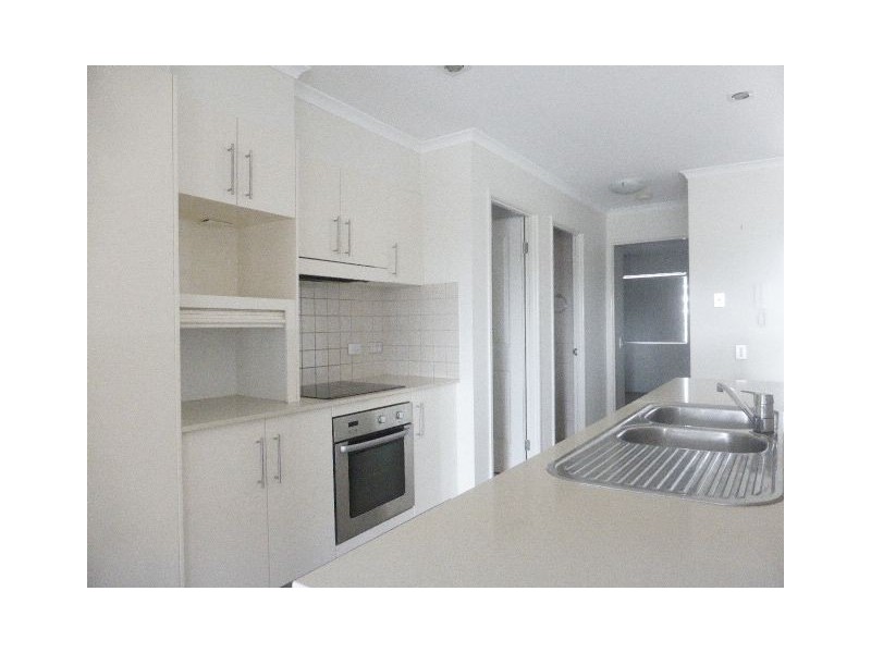 18/1 Riverwalk Avenue, Robina QLD 4226