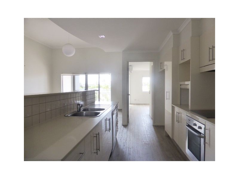 18/1 Riverwalk Avenue, Robina QLD 4226