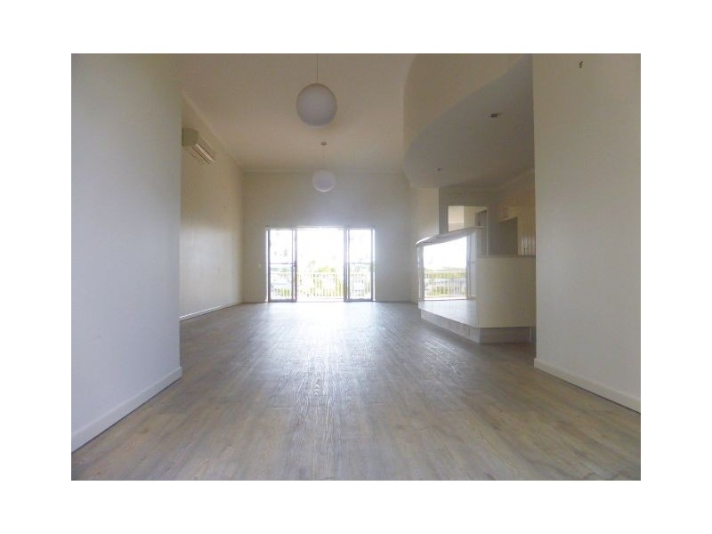 18/1 Riverwalk Avenue, Robina QLD 4226