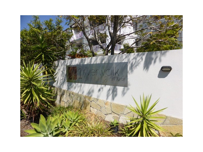 5/1 Riverwalk Avenue, Robina QLD 4226