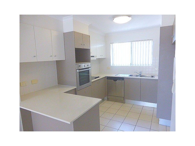 5/1 Riverwalk Avenue, Robina QLD 4226
