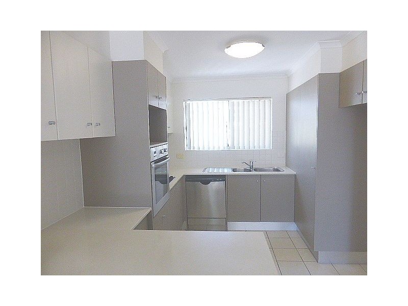 5/1 Riverwalk Avenue, Robina QLD 4226
