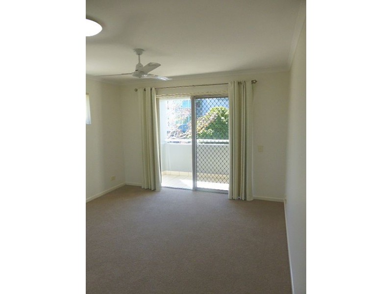 5/1 Riverwalk Avenue, Robina QLD 4226
