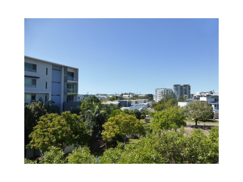 5/1 Riverwalk Avenue, Robina QLD 4226