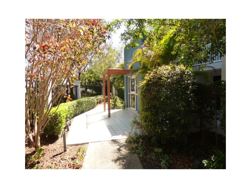 5/1 Riverwalk Avenue, Robina QLD 4226