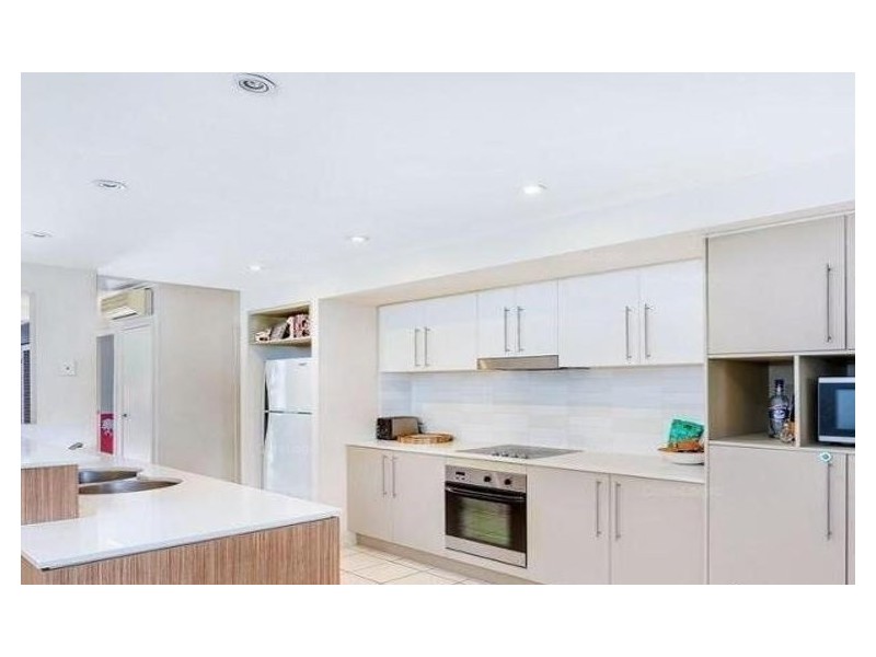 2/11-13 Promenade Avenue, Robina QLD 4226