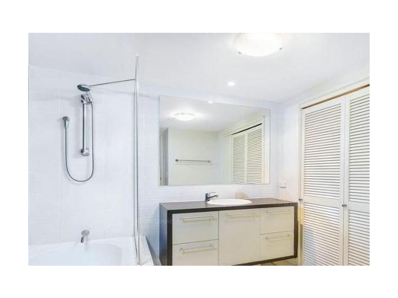 2/11-13 Promenade Avenue, Robina QLD 4226