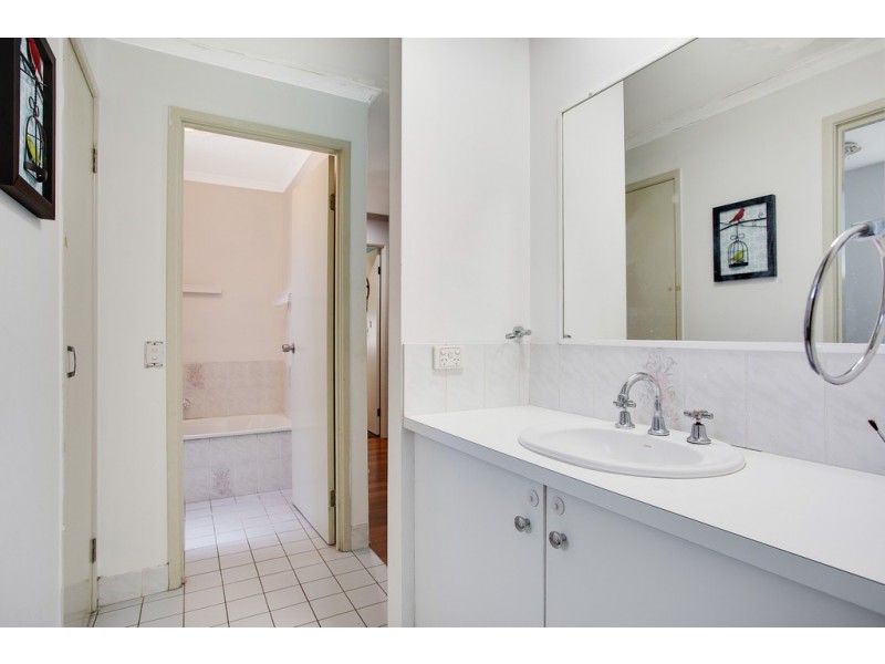 15 Capiten Court, Varsity Lakes QLD 4227