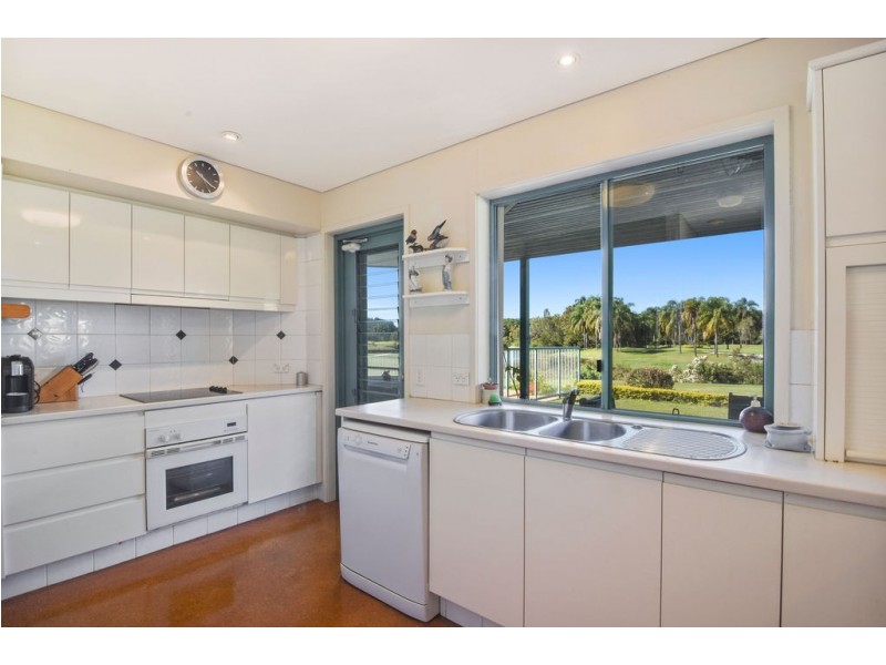 6 Meadowview Drive, Carrara QLD 4211