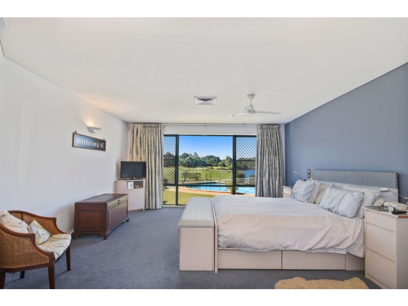6 Meadowview Drive, Carrara QLD 4211