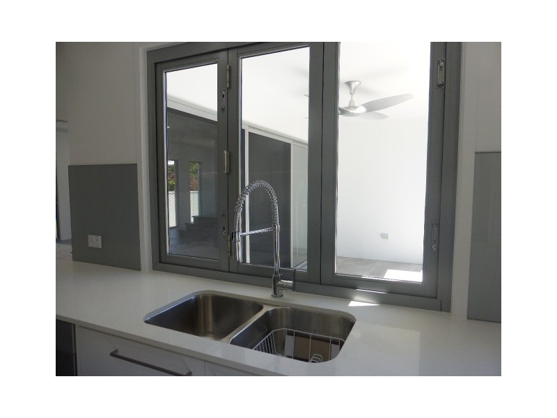 1/23 Evandale Crescent, Miami QLD 4220