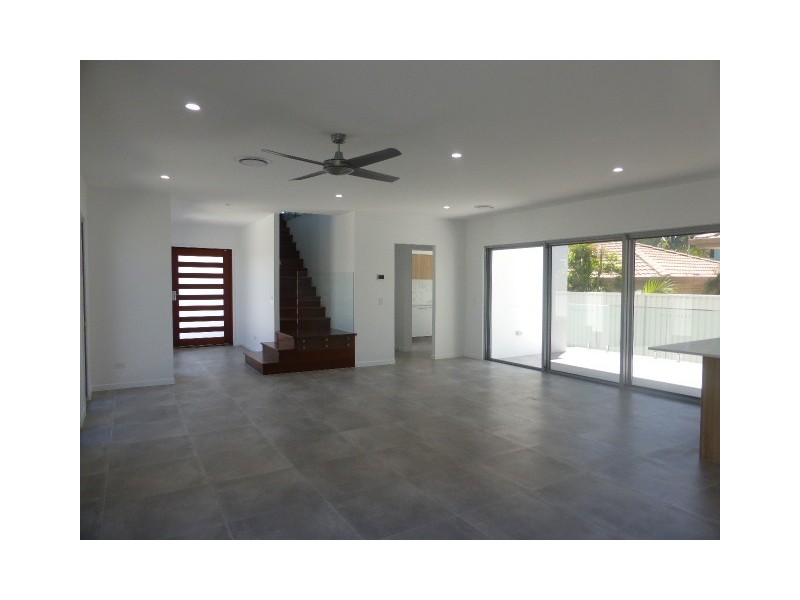 1/23 Evandale Crescent, Miami QLD 4220