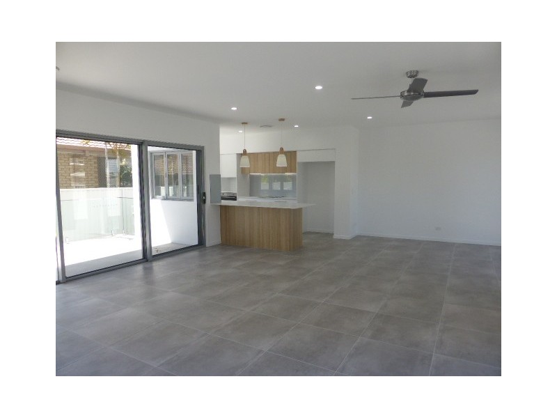 1/23 Evandale Crescent, Miami QLD 4220