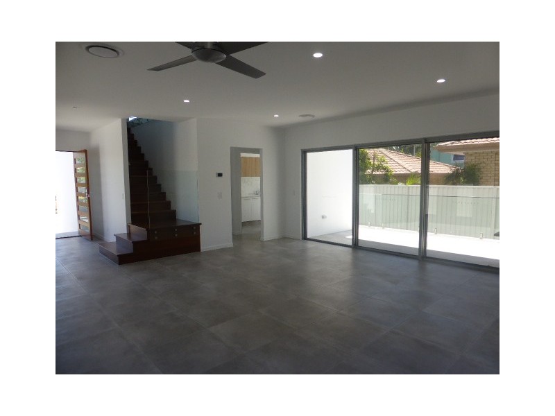 1/23 Evandale Crescent, Miami QLD 4220