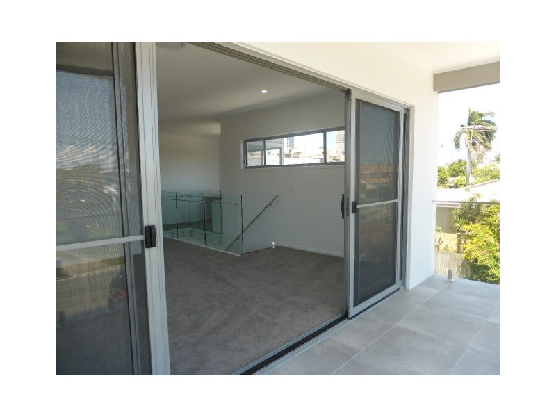 1/23 Evandale Crescent, Miami QLD 4220
