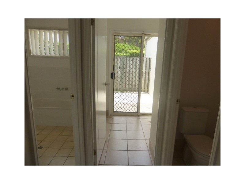 10/3-17 Camphor Wood Court, Robina QLD 4226