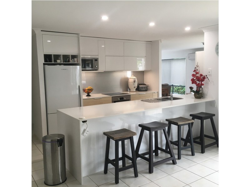 4 Carpentaria Court, Robina QLD 4226