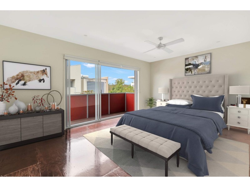 6 Lakefront Crescent, Varsity Lakes QLD 4227