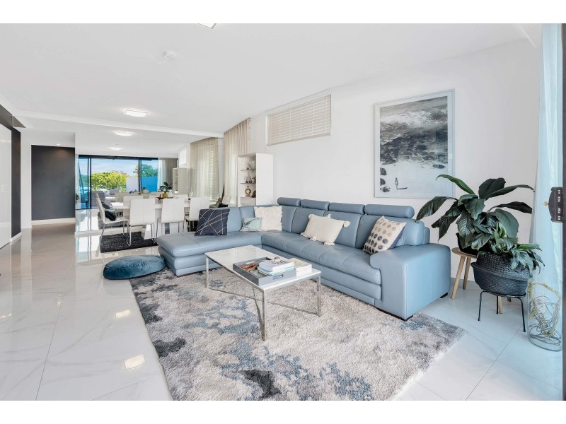 3106/5 Harbourside Court, Biggera Waters QLD 4216