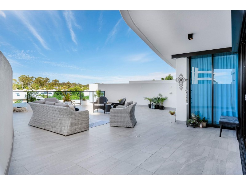 3106/5 Harbourside Court, Biggera Waters QLD 4216