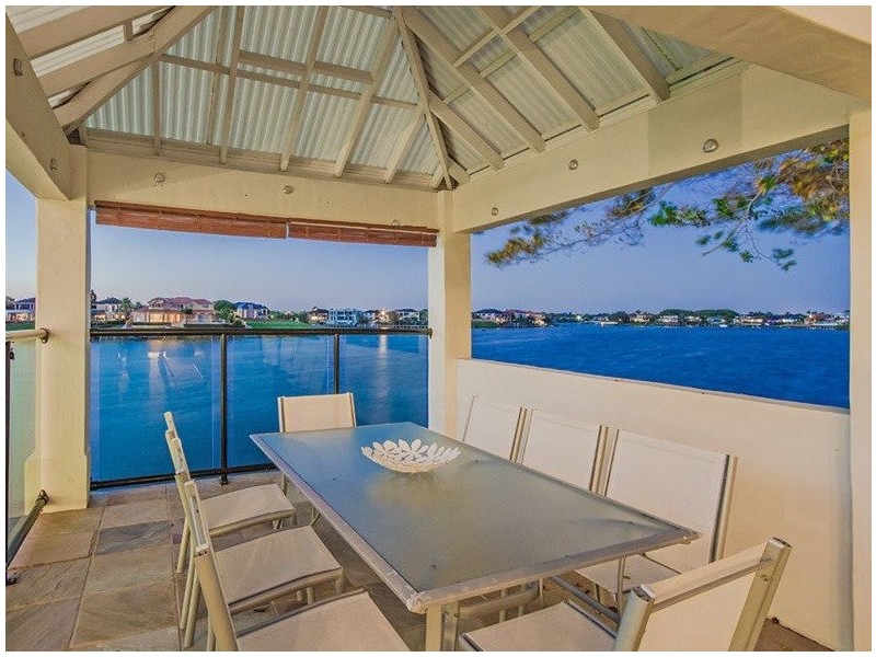 44 Port Jackson Boulevard, Clear Island Waters QLD 4226