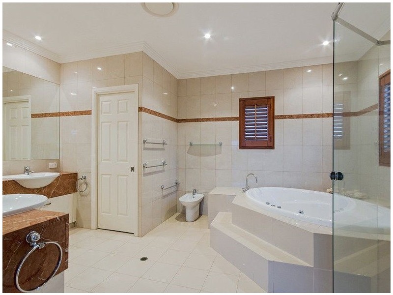 44 Port Jackson Boulevard, Clear Island Waters QLD 4226