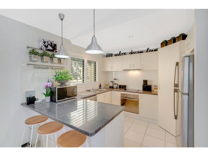 2/15 Silvermaple Street, Robina QLD 4226