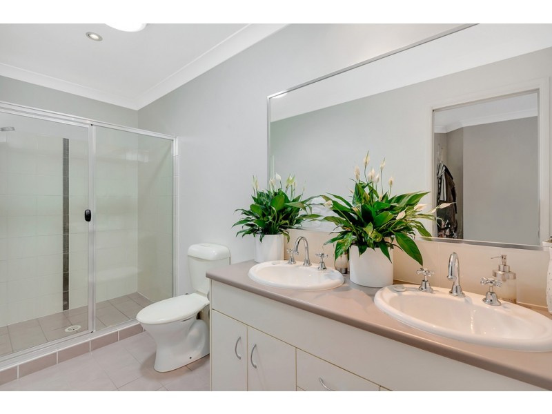 2/15 Silvermaple Street, Robina QLD 4226