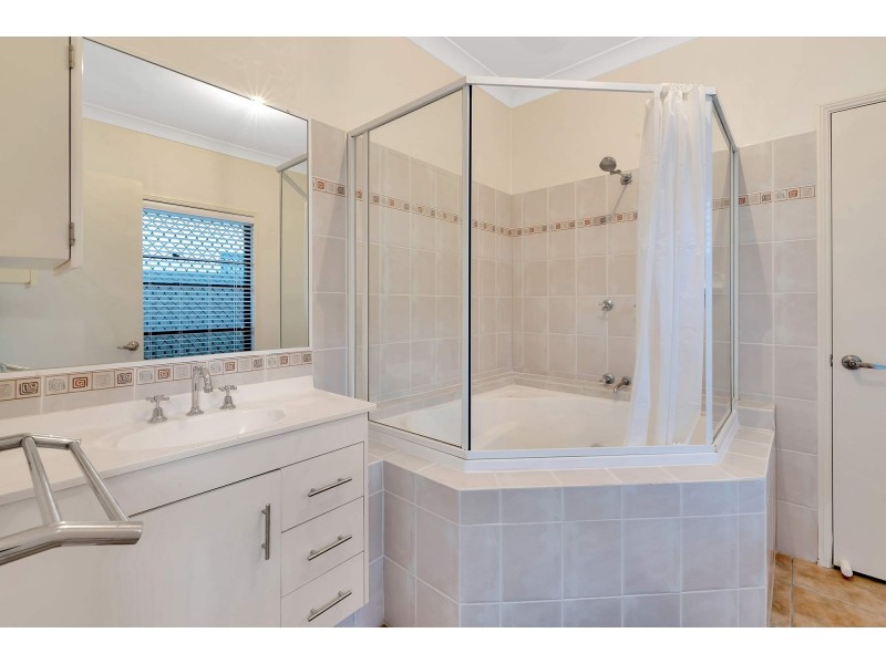 13 Imperia Crescent, Varsity Lakes QLD 4227