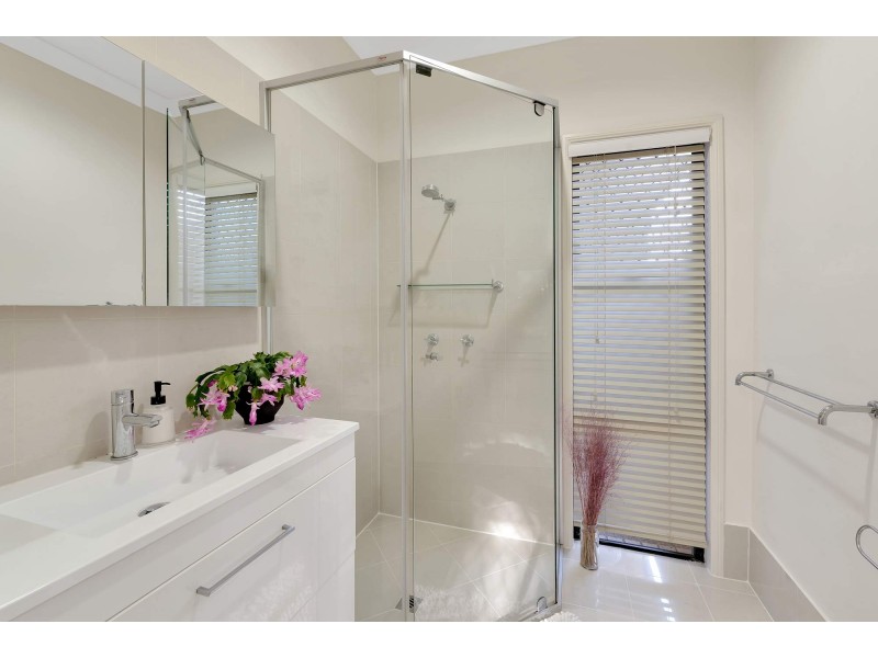 13 Imperia Crescent, Varsity Lakes QLD 4227