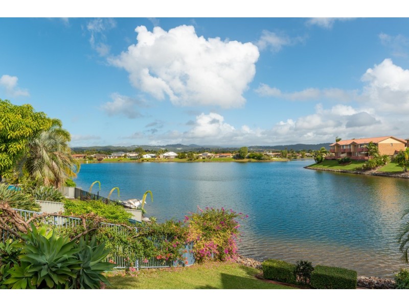 1and2/1 Silvabank Drive, Varsity Lakes QLD 4227